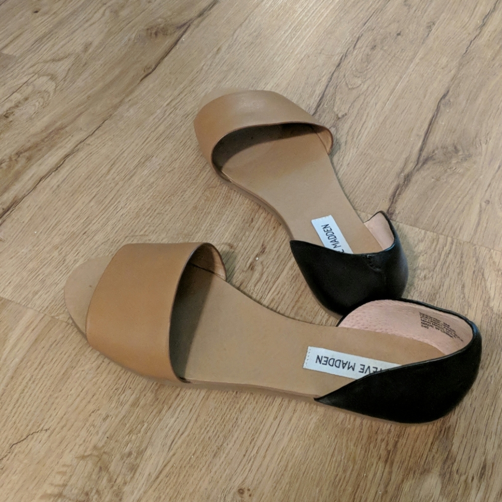 Steve Madden open toe flats